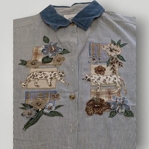 VTG Casey & Max Womens M Patch Embroidered Blue White Striped Short Sleeve Shirt